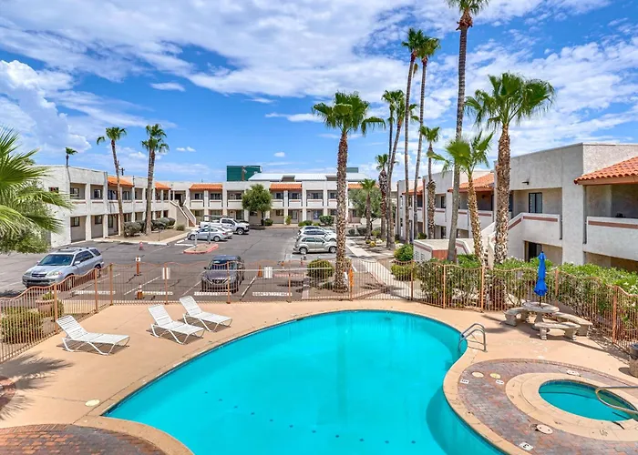Work, Hike & Swim: W/ Pool Tucson